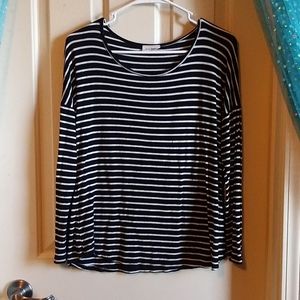 Juniors Medium long sleeve top